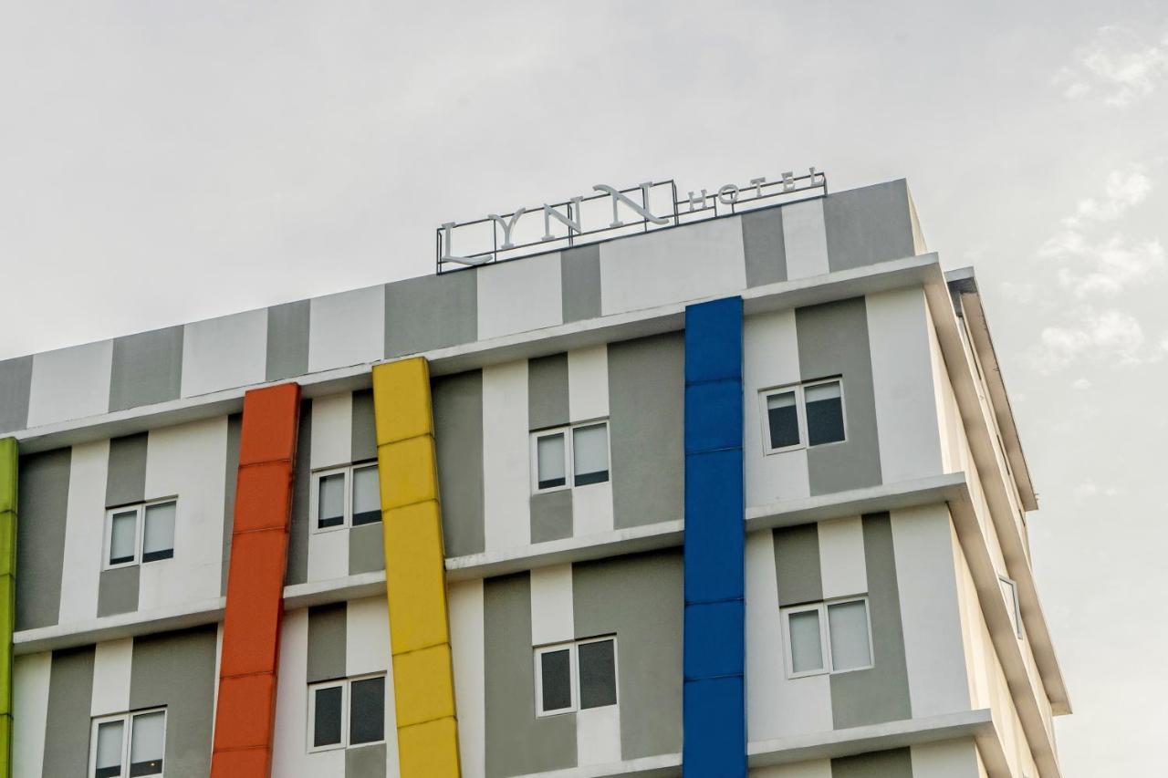 Lynn Hotel Serang Exterior photo